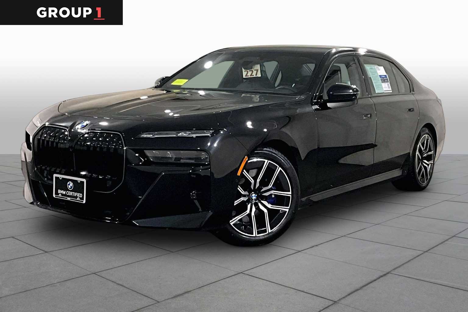 Used 2025 BMW 740i xDrive w/ Executive Package AWD/4WD image 1