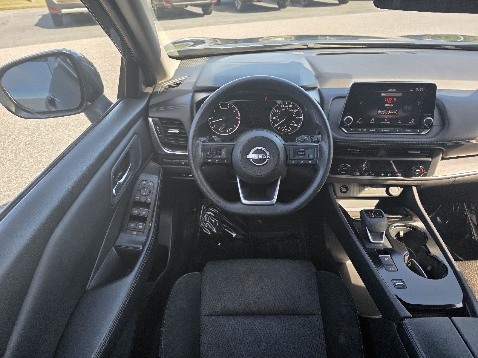 Used 2024 Nissan Rogue SV image 15