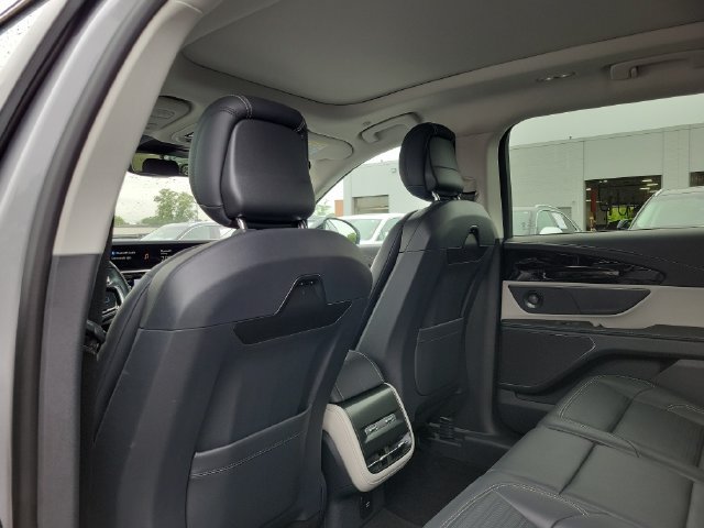 Used 2024 Lincoln Nautilus Reserve w/ Equipment Group 202A AWD/4WD image 25