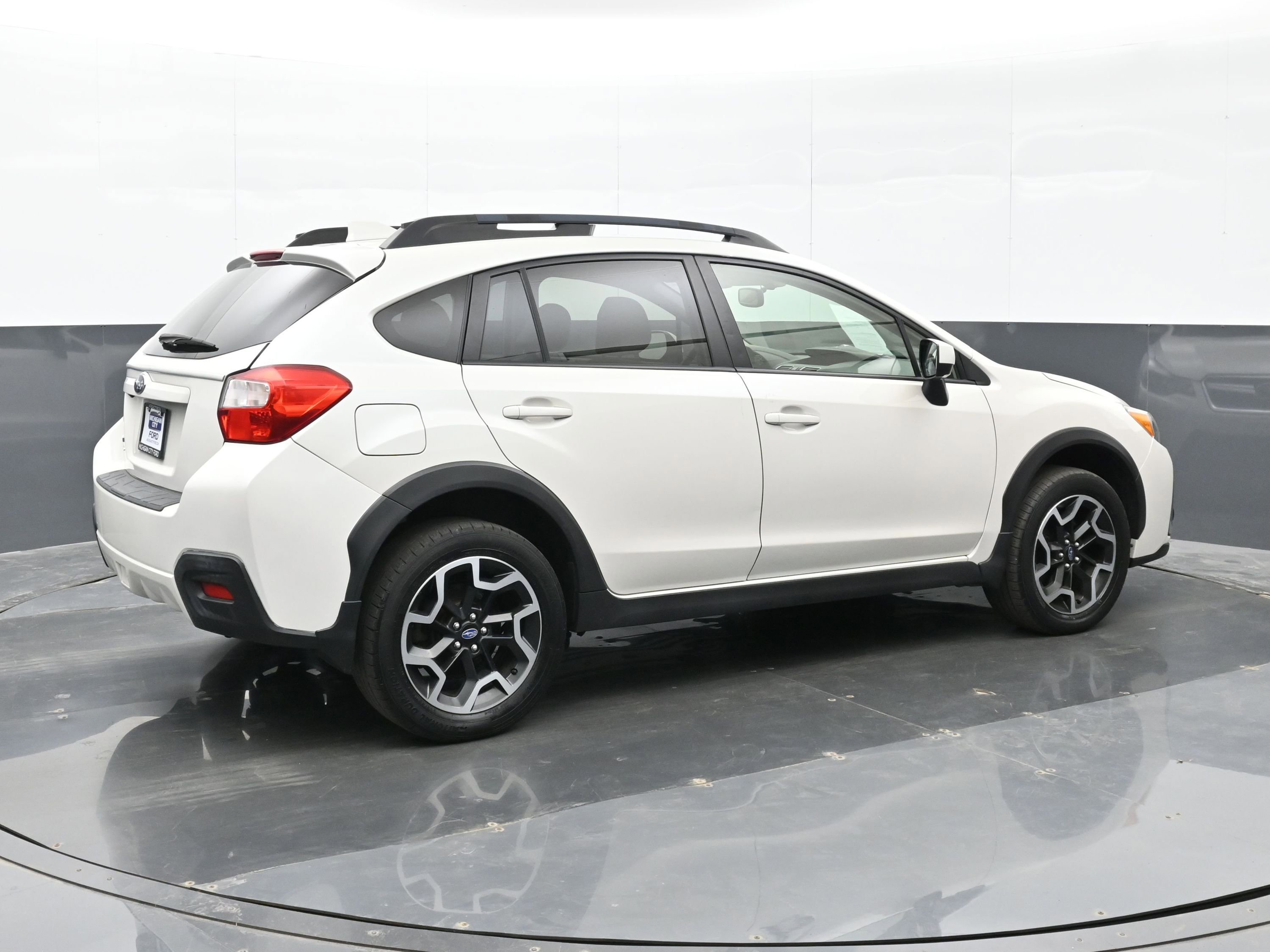 Used 2016 Subaru Crosstrek 2.0i Premium image 4