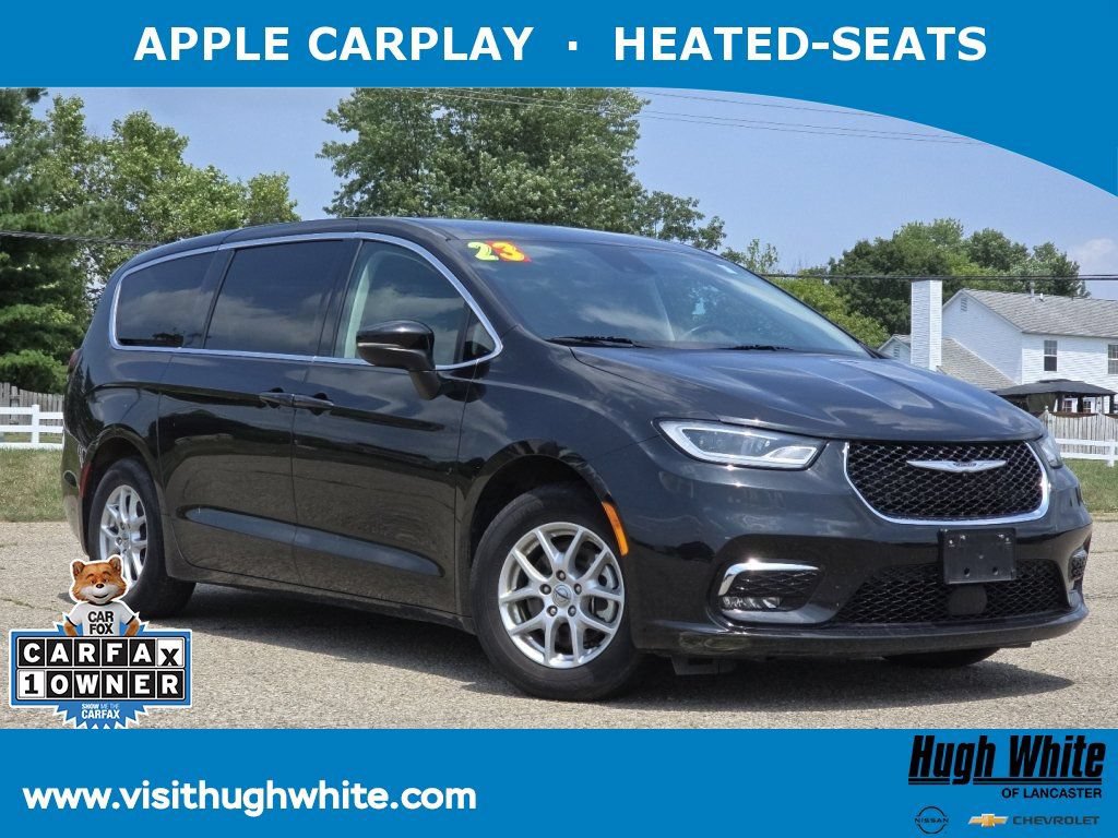 Used 2023 Chrysler Pacifica Touring-L FWD image 1