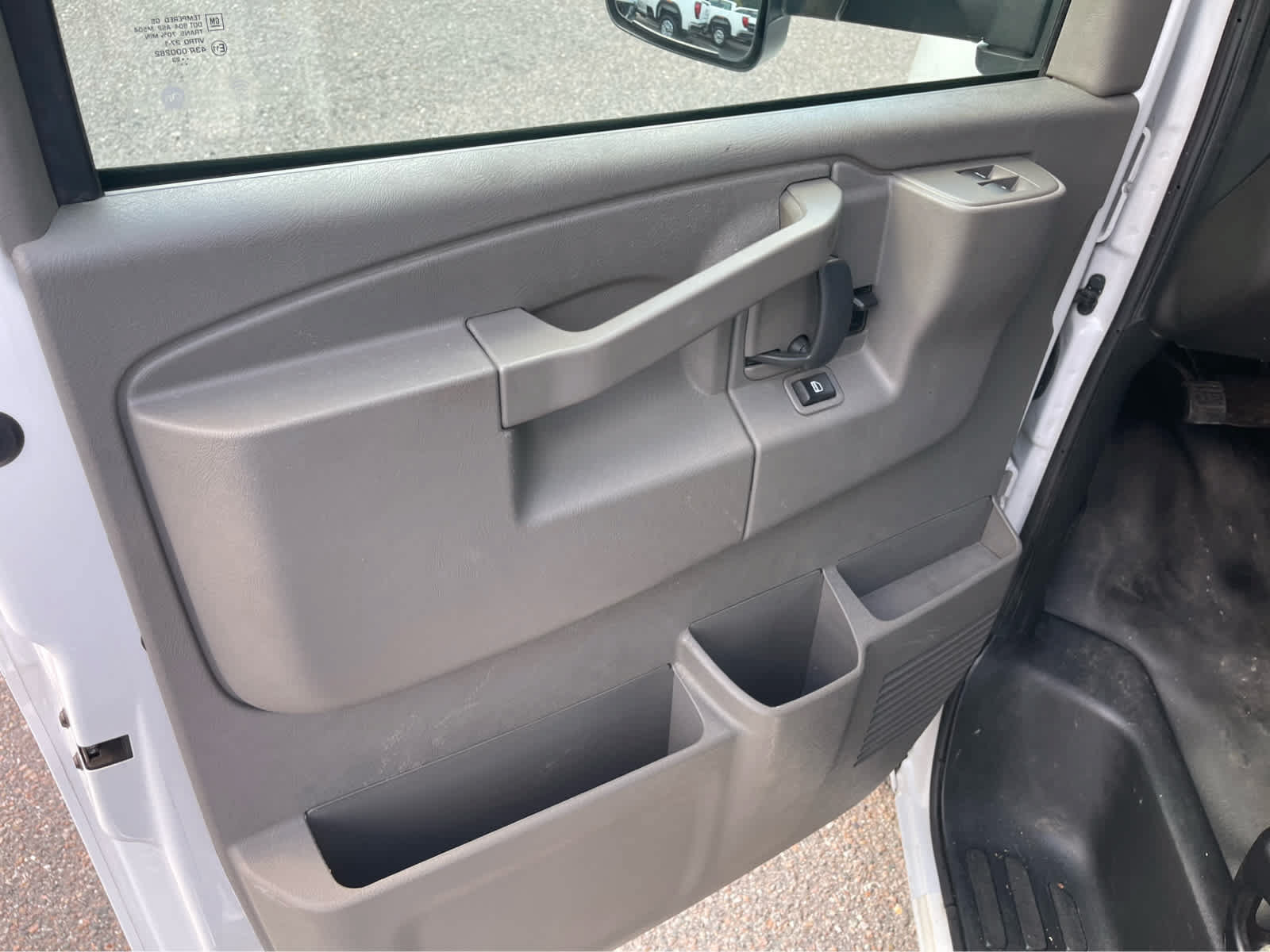 Used 2023 GMC Savana 3500 w/ Power Convenience Package RWD image 11