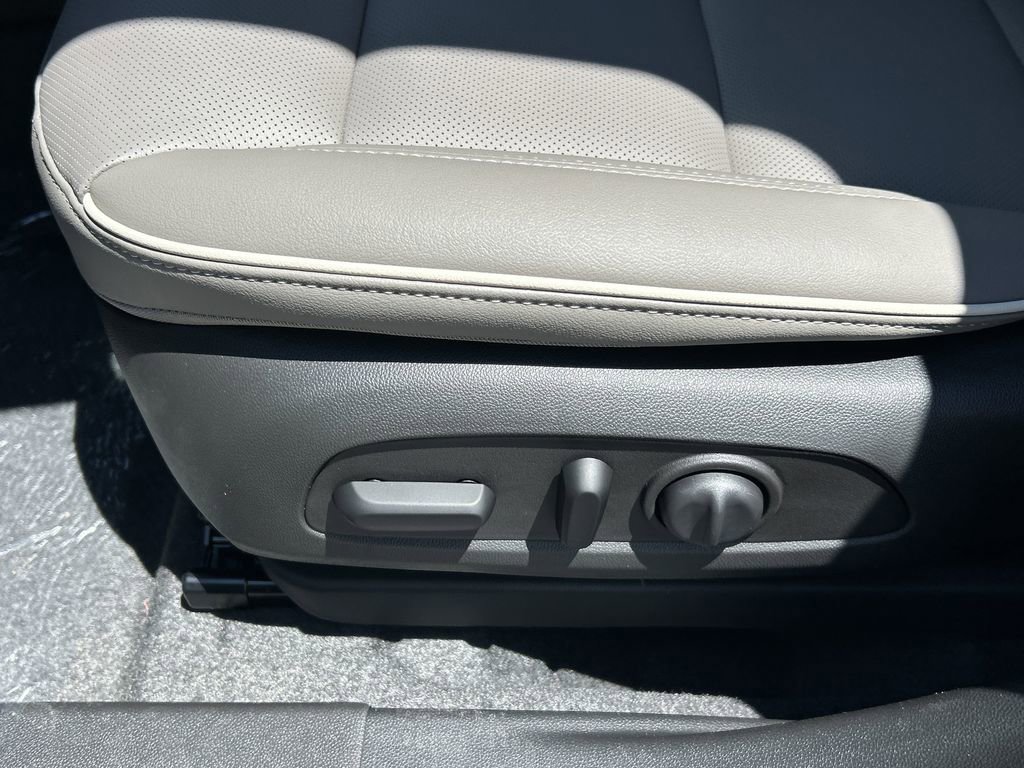 New 2025 Buick Envista Avenir image 23