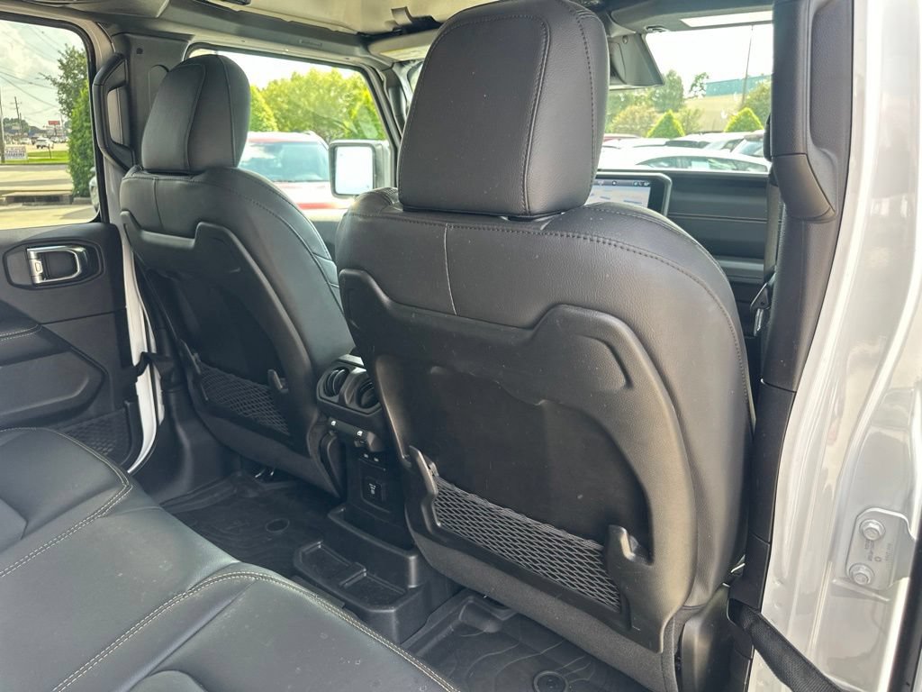 Used 2026 Jeep Wrangler Unlimited Sahara AWD/4WD image 30