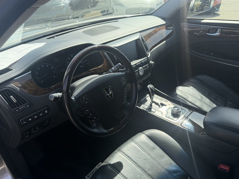 Used 2011 Hyundai Equus Signature RWD image 11