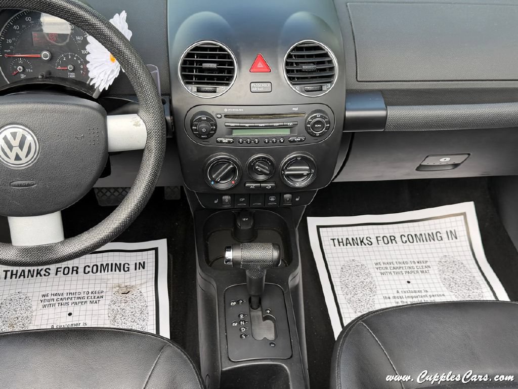 Used 2008 Volkswagen Beetle S FWD image 28
