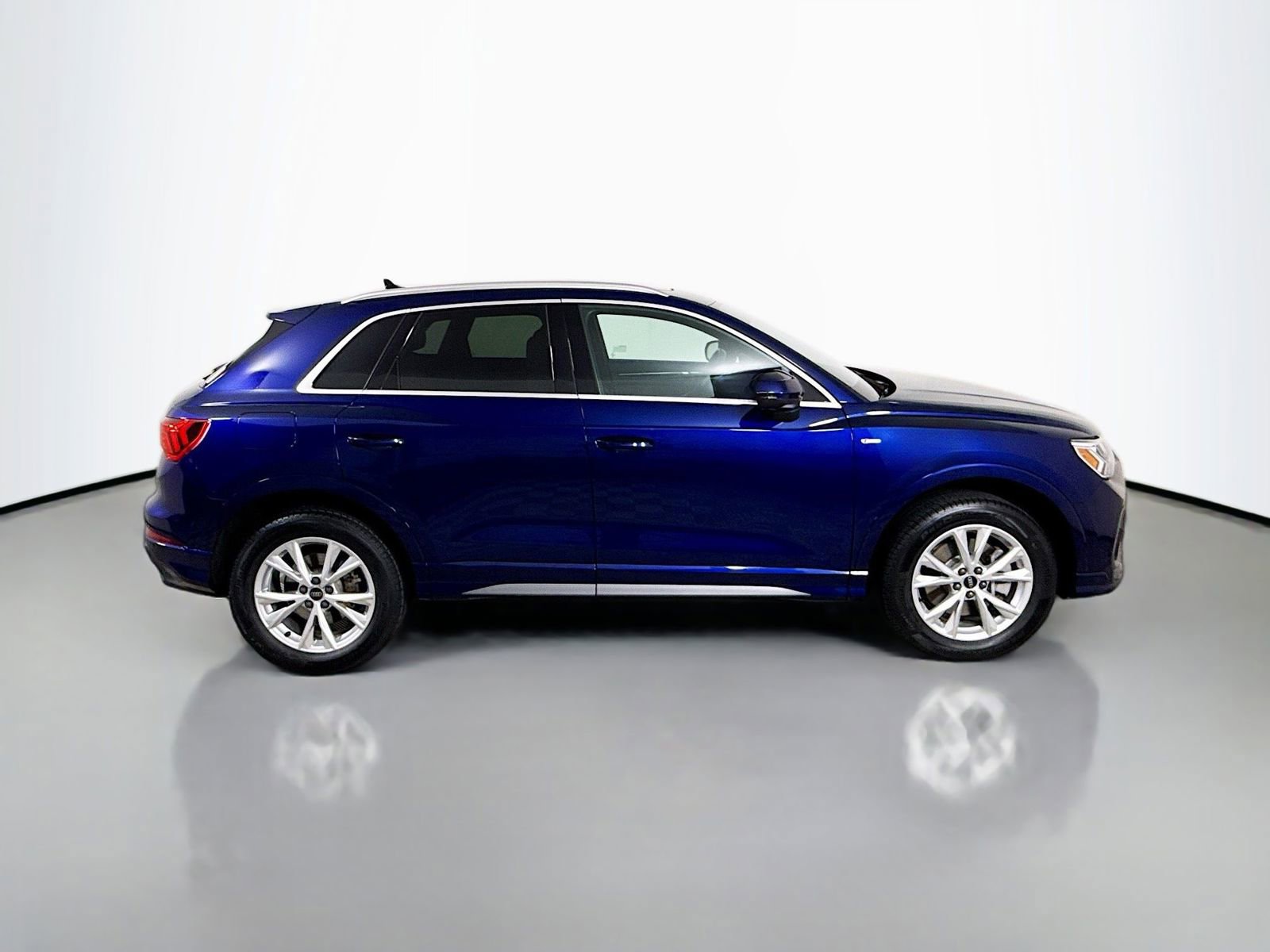 Certified 2024 Audi Q3 2.0T Premium AWD/4WD image 8