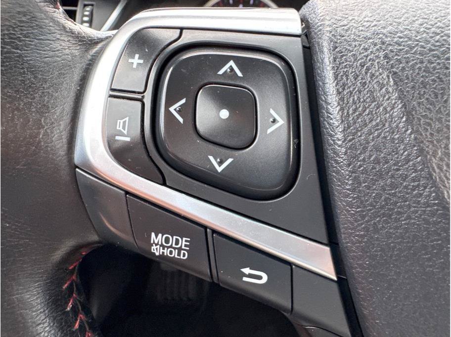 Used 2015 Toyota Camry SE w/ Protection Package FWD image 16