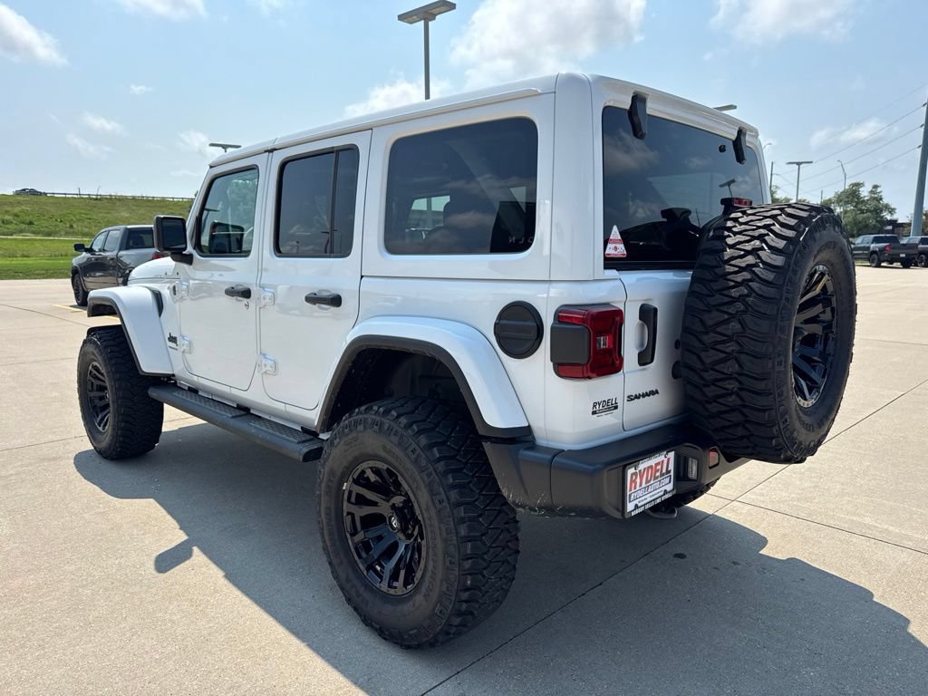 Used 2026 Jeep Wrangler Unlimited Sahara AWD/4WD image 14
