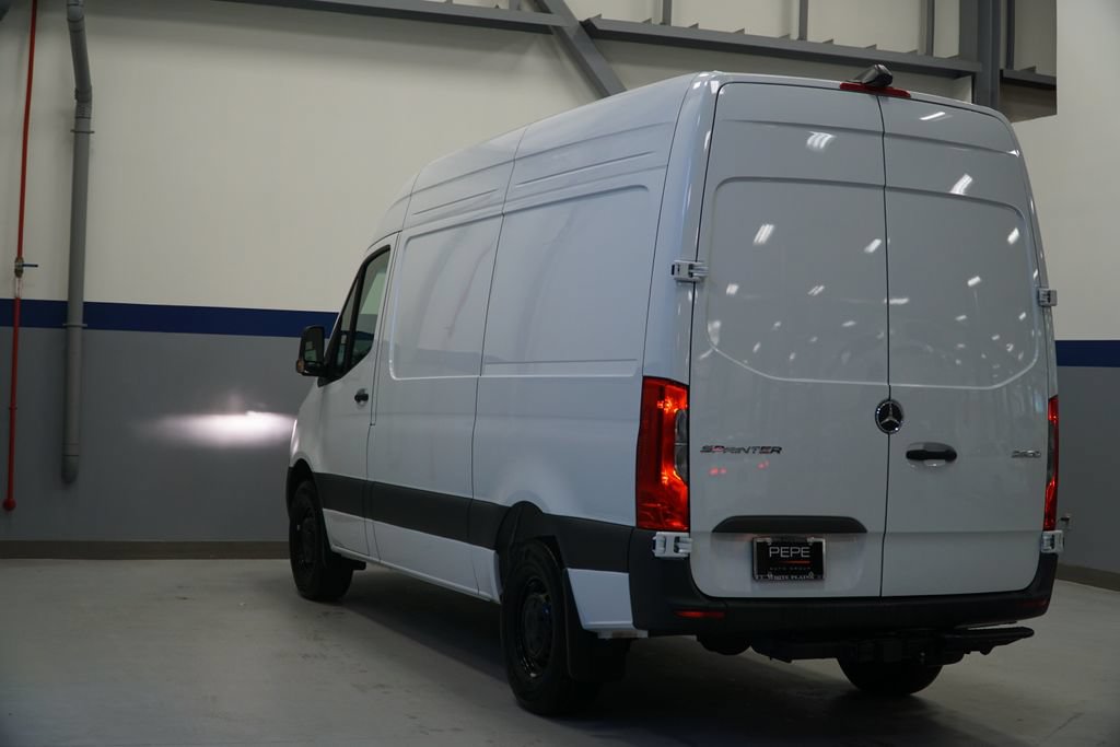 New 2025 Mercedes-Benz Sprinter 2500 image 4