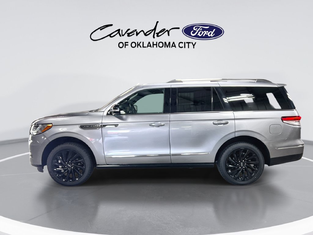Used 2022 Lincoln Navigator Reserve RWD image 5