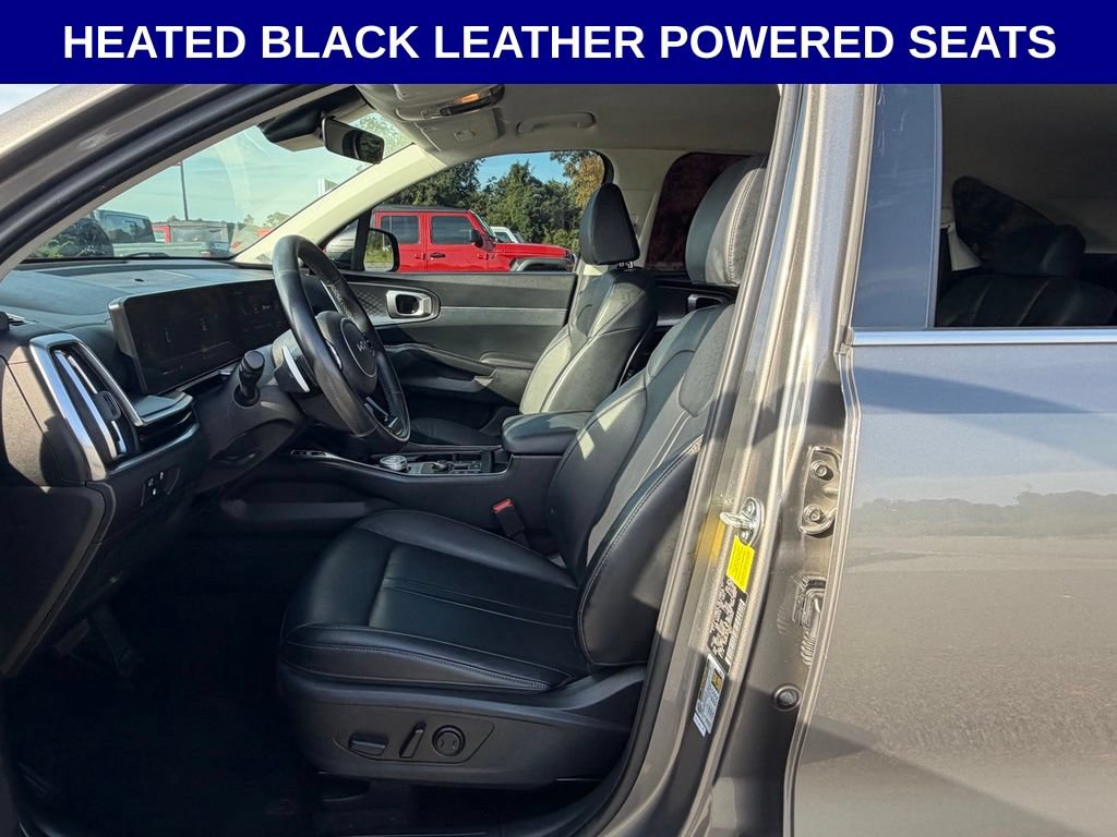 Used 2025 Kia Sorento EX AWD/4WD image 2