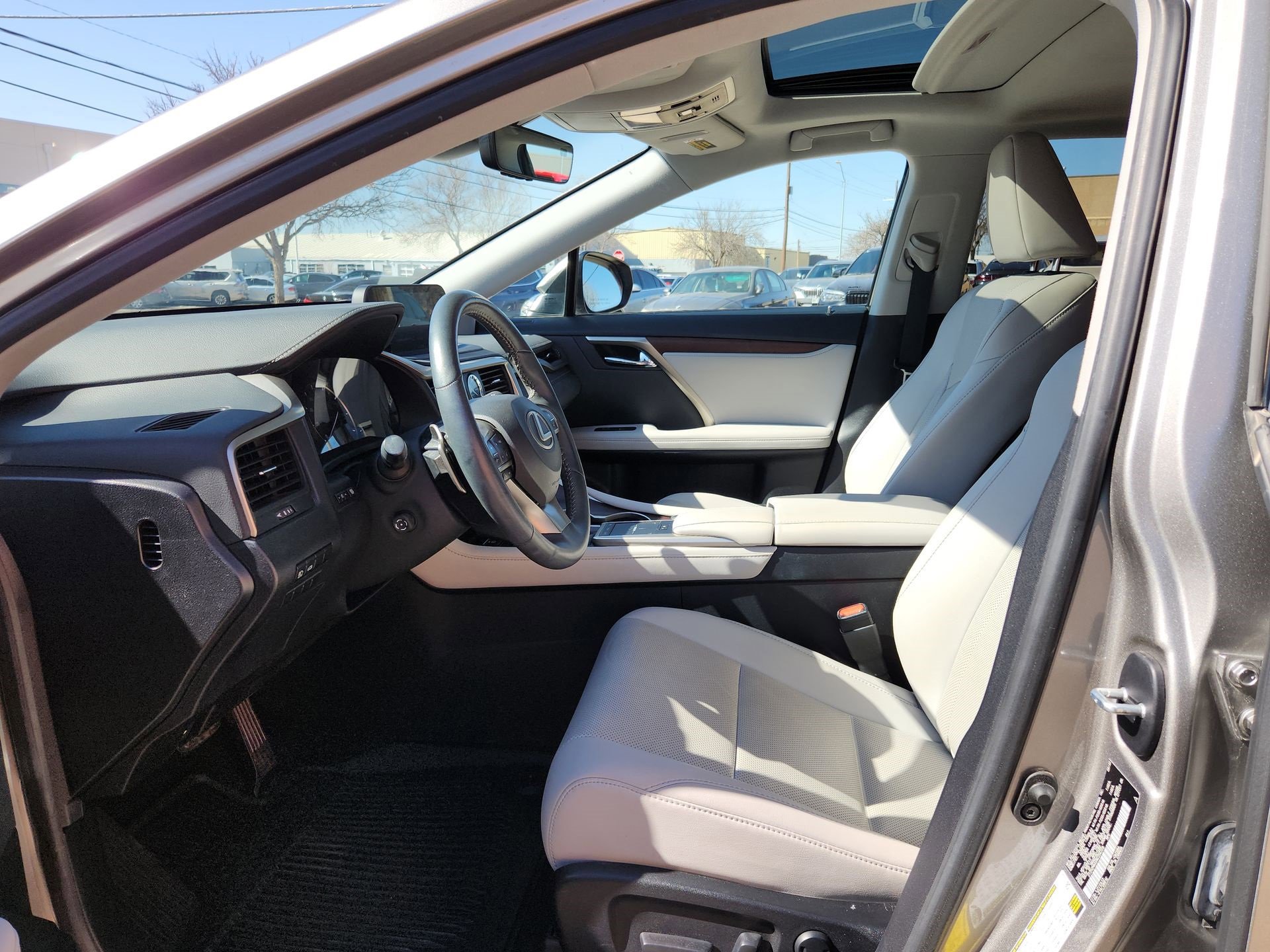 Used 2022 Lexus RX 350 Premium w/ Premium Package image 16