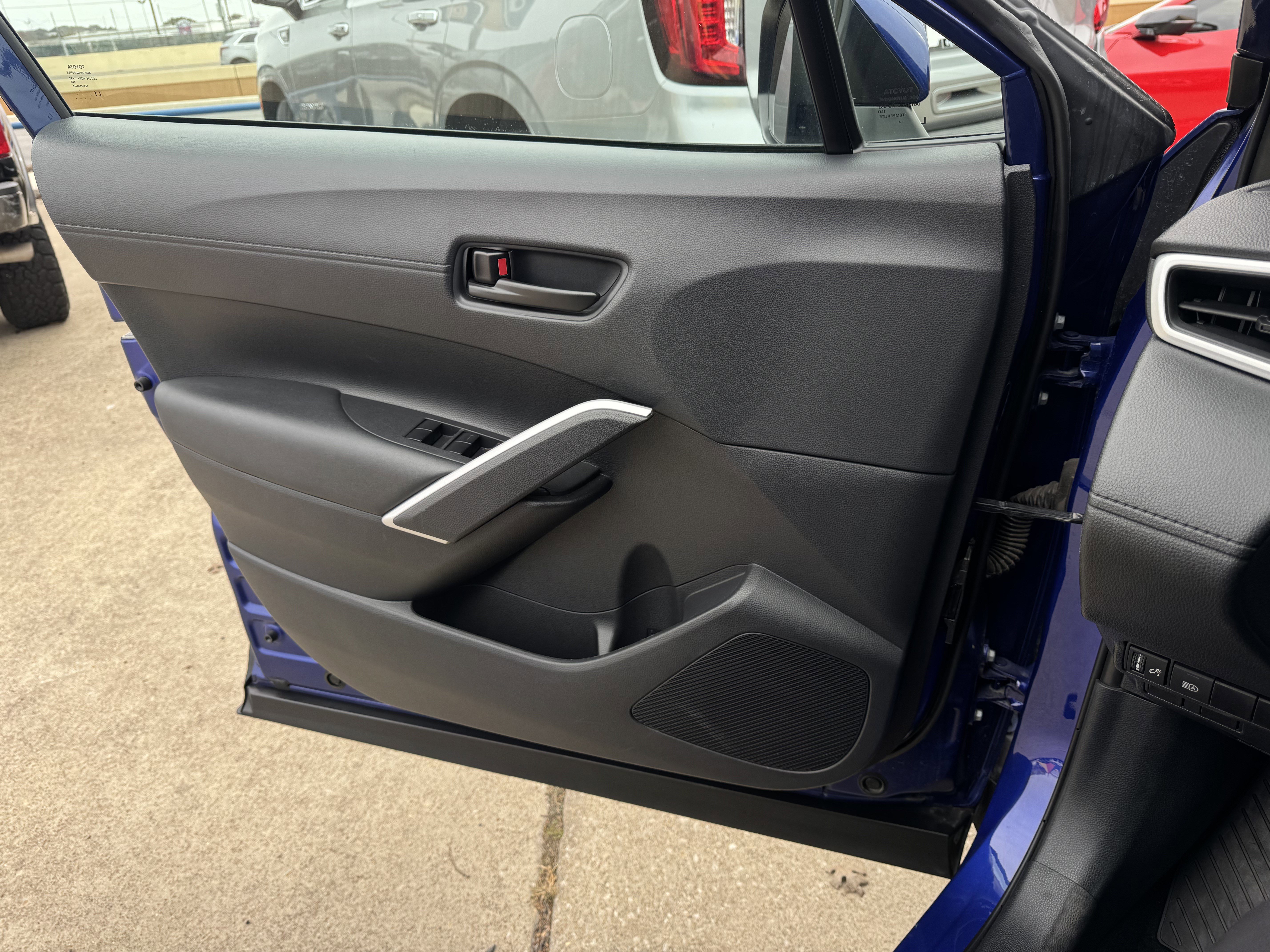 Used 2024 Toyota Corolla Cross LE image 20