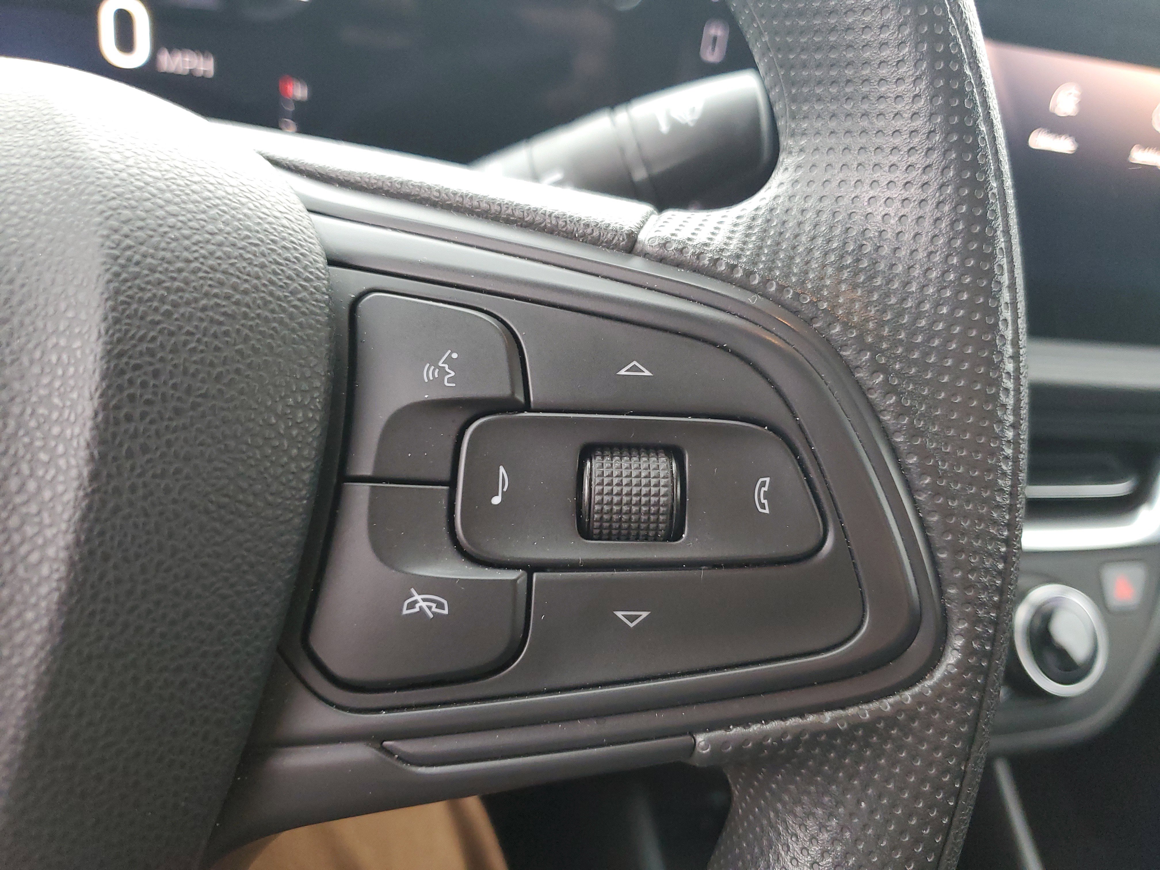 Used 2024 Buick Envista Preferred w/ Advanced Safety Package image 14