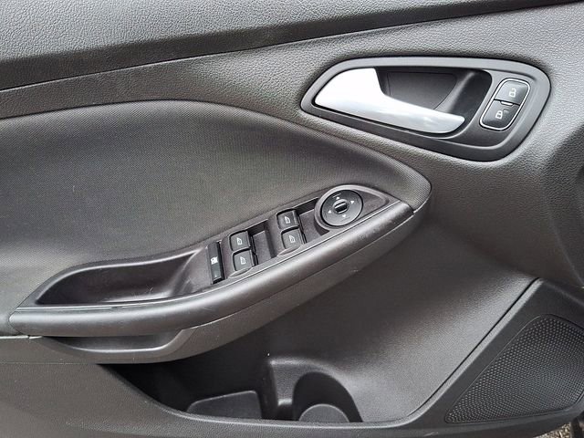 Used 2018 Ford Focus SE FWD image 14
