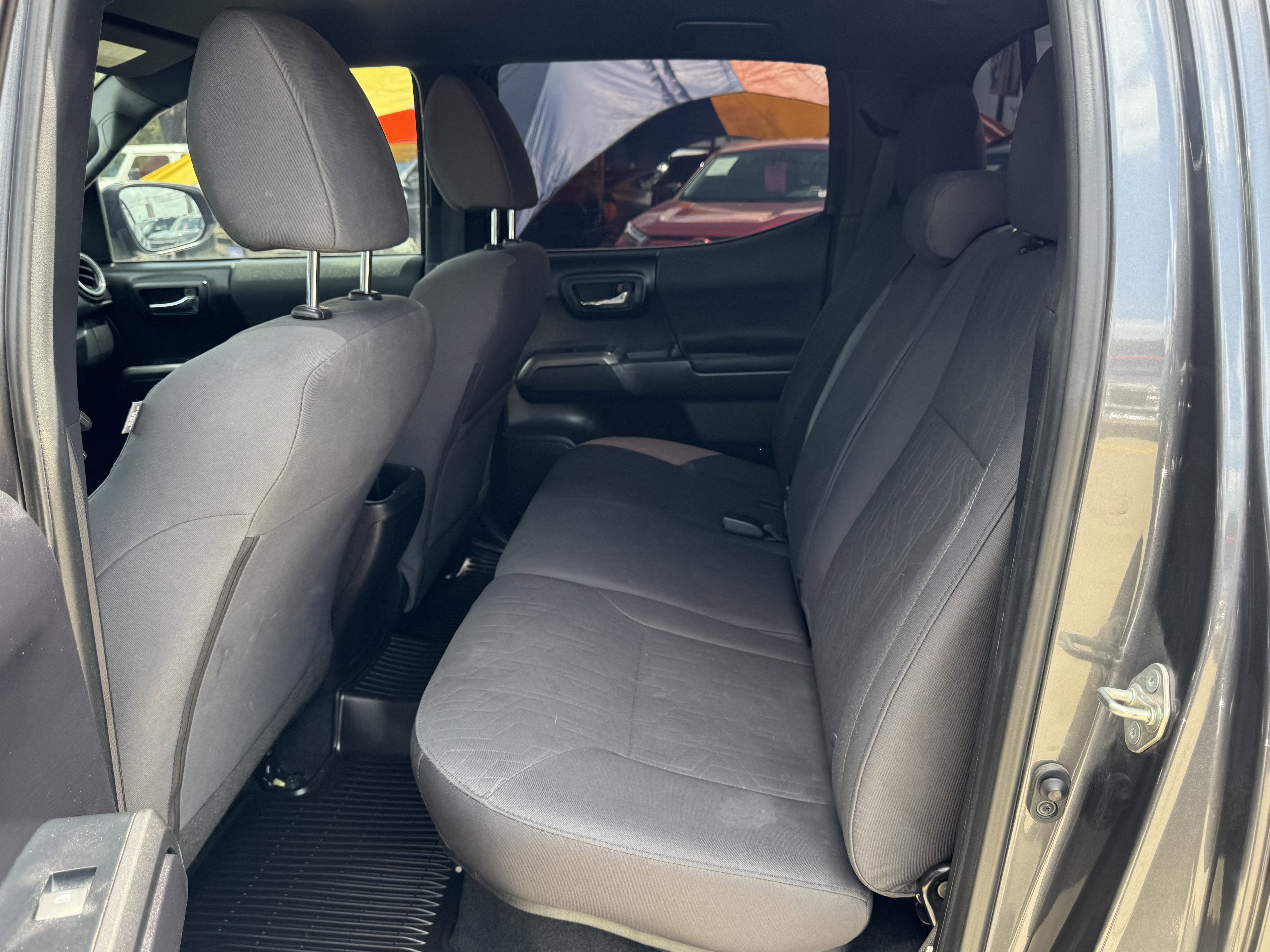 Used 2019 Toyota Tacoma TRD Sport image 12