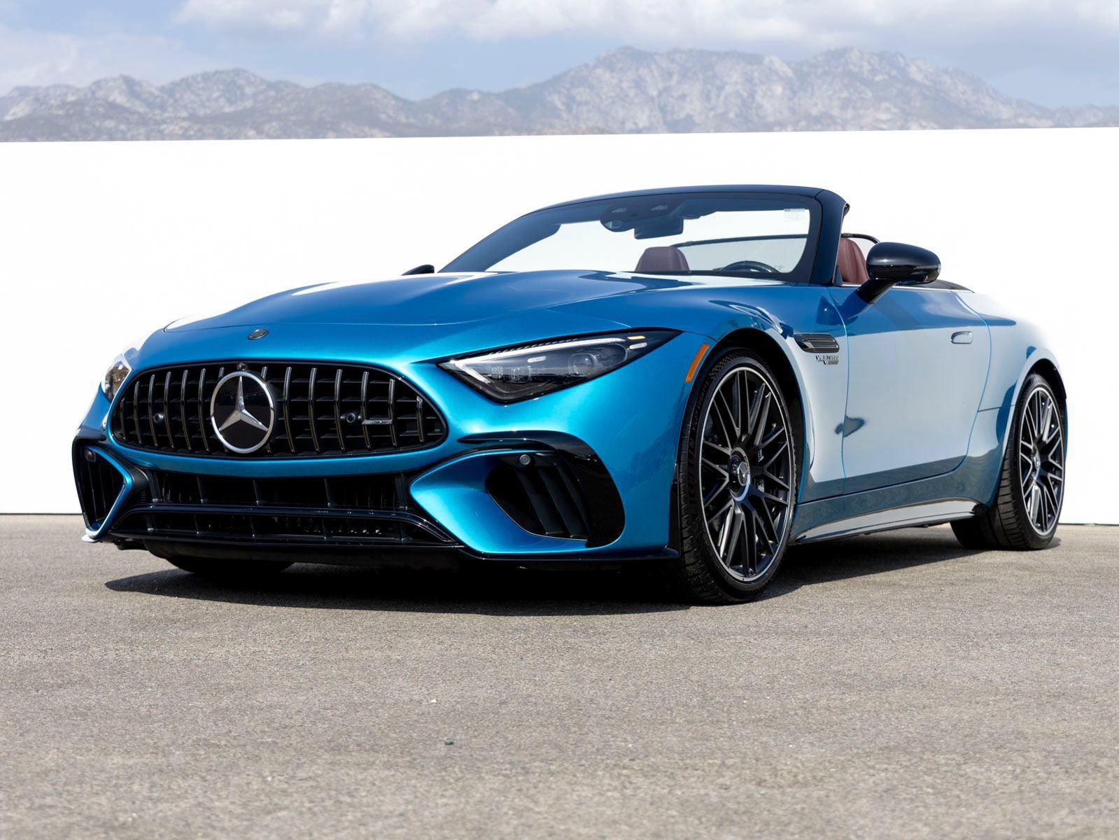 Used 2026 Mercedes-Benz SL 63 AMG S e Performance 4MATIC image 2