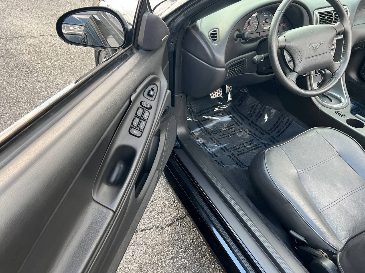 Used 2004 Ford Mustang Convertible RWD image 16