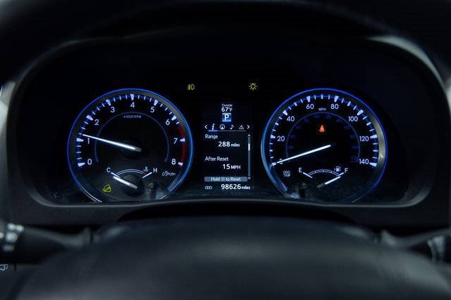 Used 2016 Toyota Highlander XLE image 2