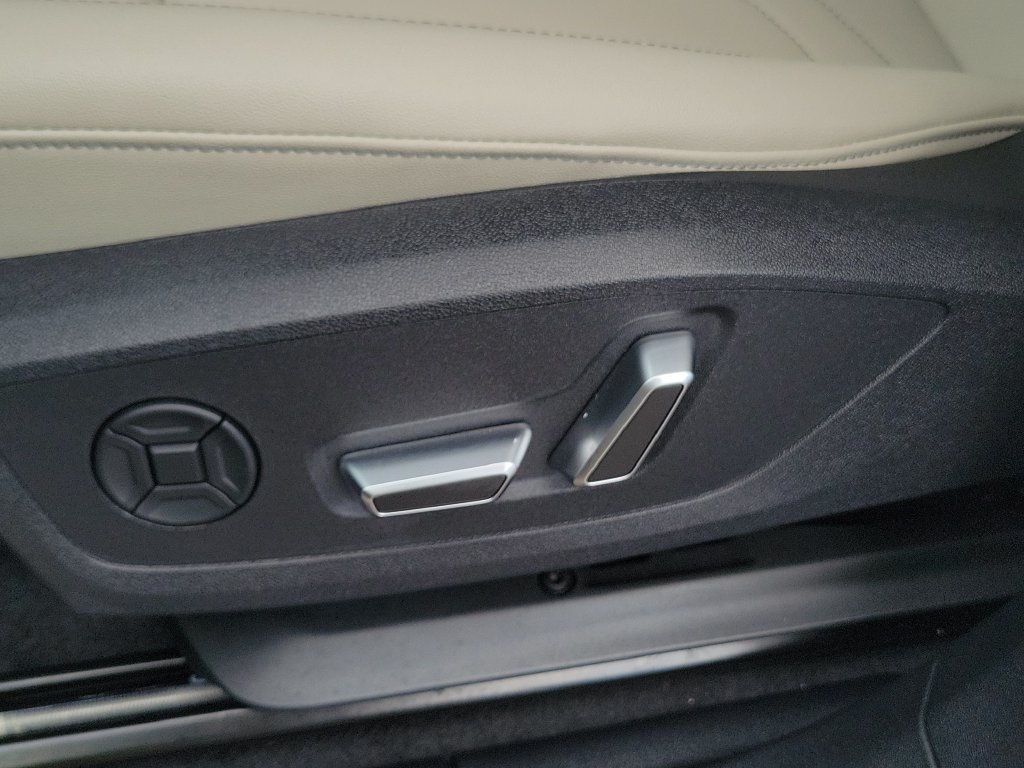 New 2026 Audi Q3 quattro 2.0T AWD/4WD image 17