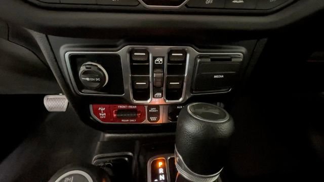 Used 2024 Jeep Wrangler Unlimited Rubicon 4xe w/ Technology Group AWD/4WD image 32
