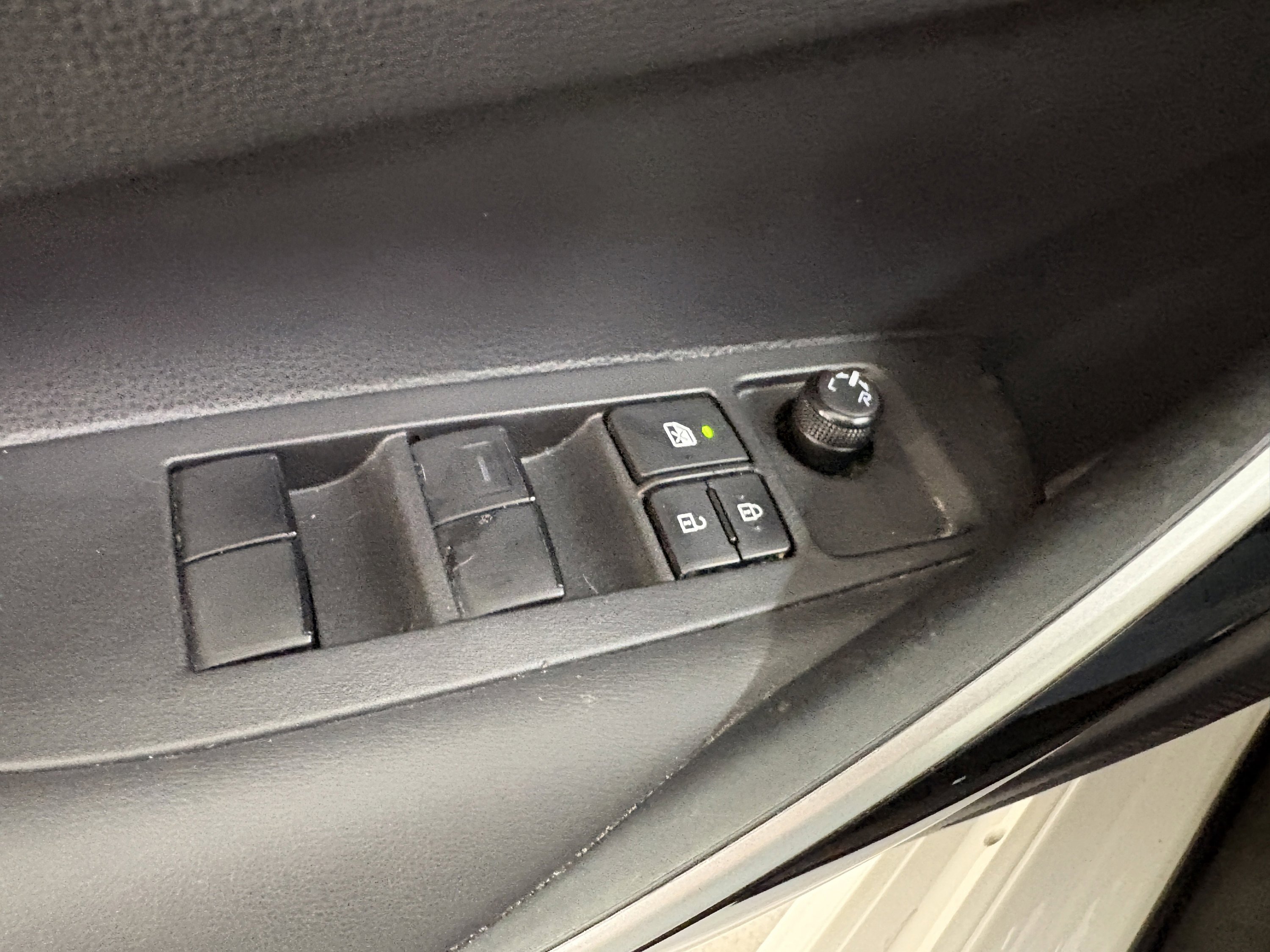 Used 2022 Toyota Corolla XLE FWD image 31