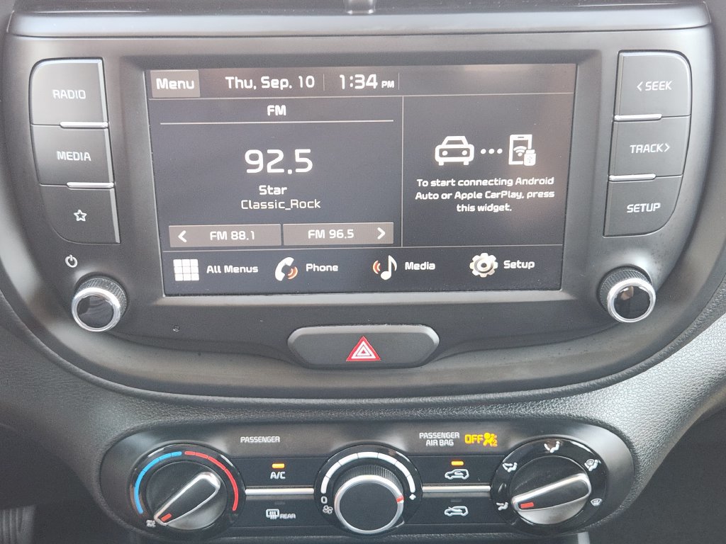 Certified 2025 Kia Soul LX w/ LX Technology Package FWD image 7