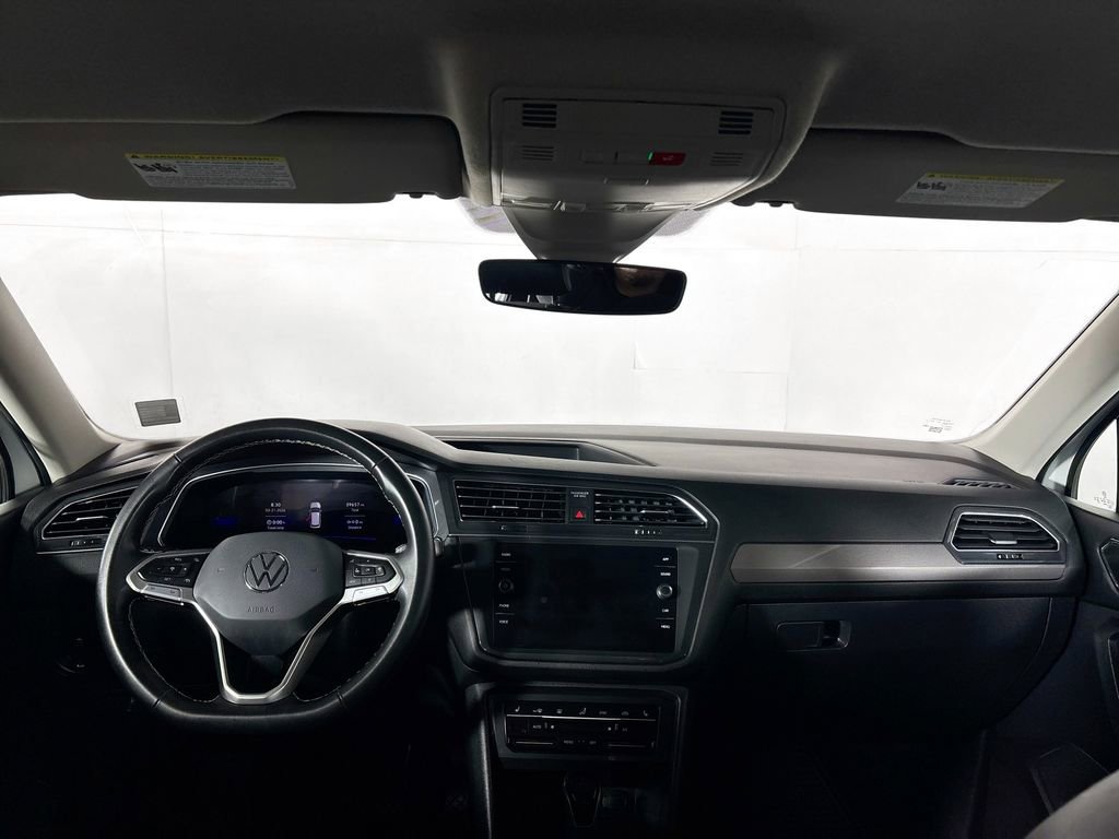 Certified 2023 Volkswagen Tiguan SE image 12