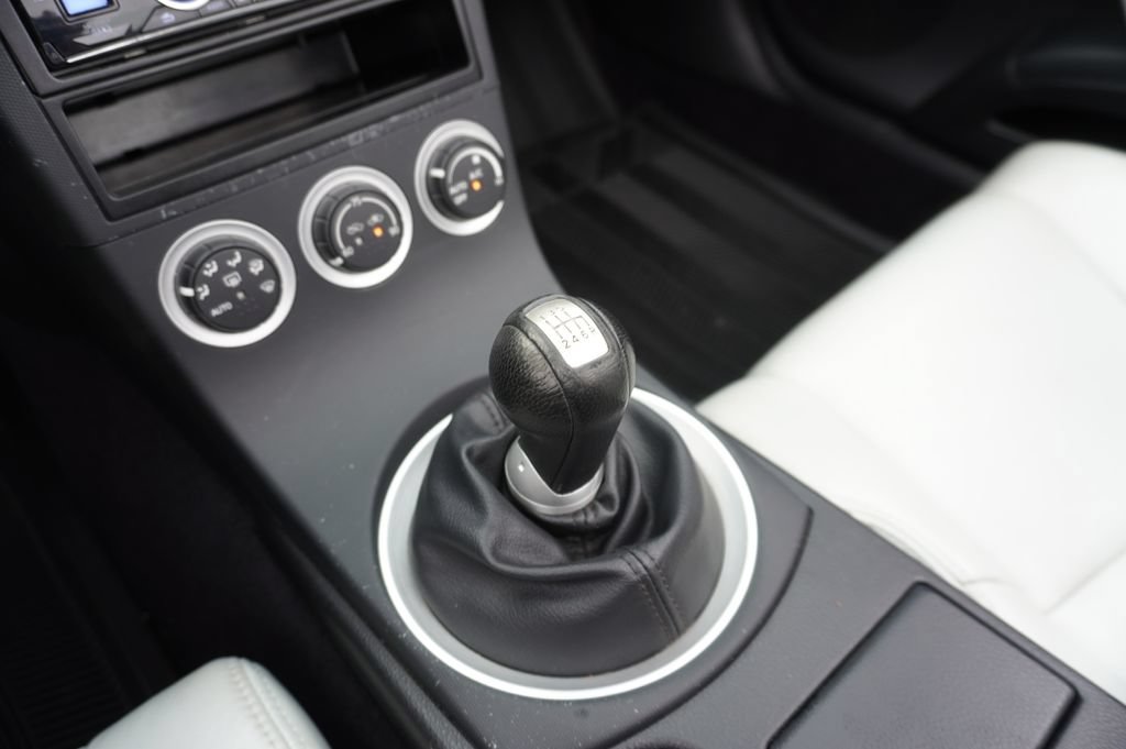 Used 2004 Nissan 350Z Enthusiast RWD image 23