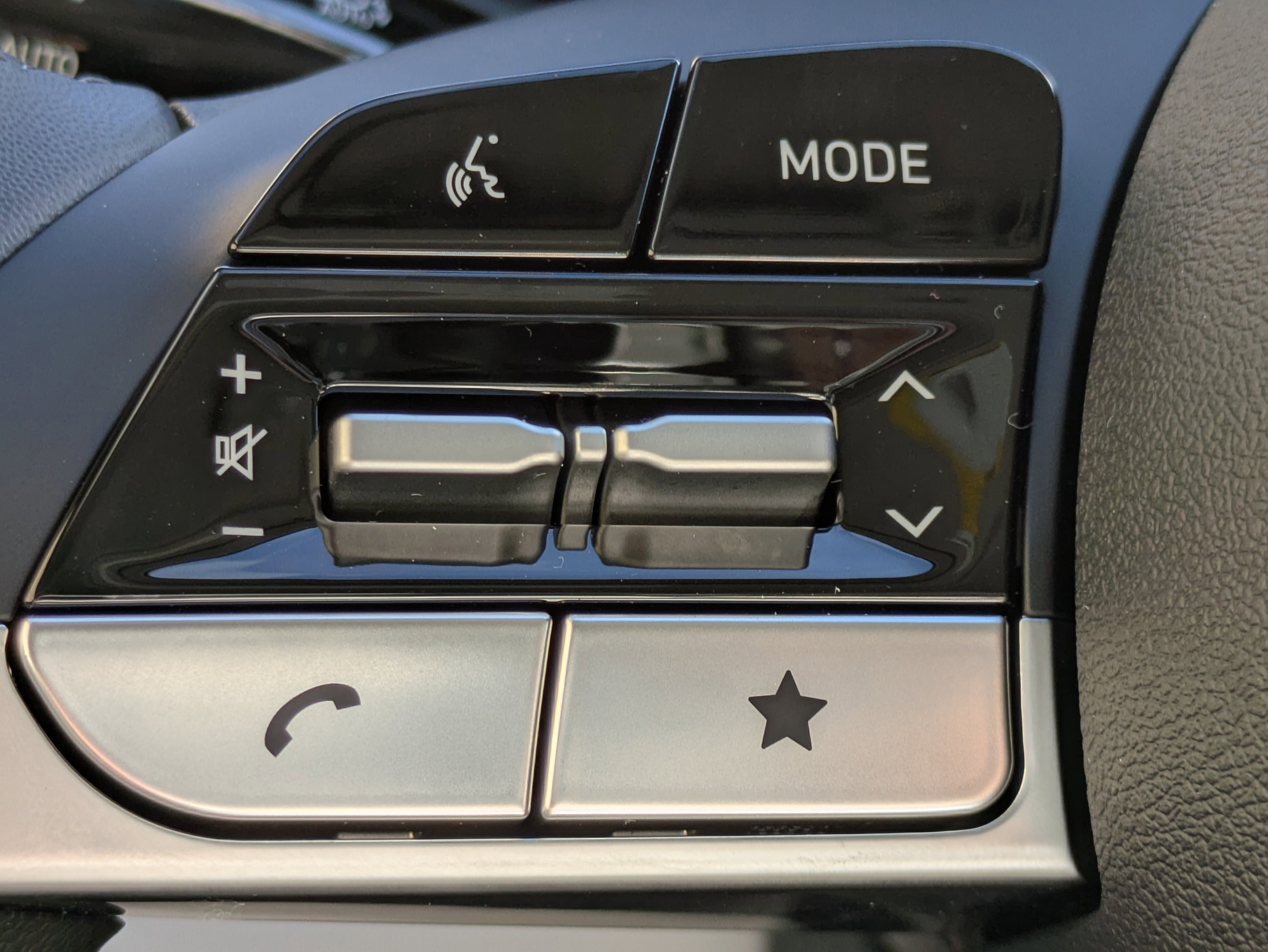 New 2026 Hyundai Elantra Limited image 30