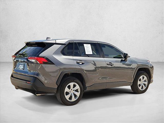 Used 2022 Toyota RAV4 LE FWD image 5
