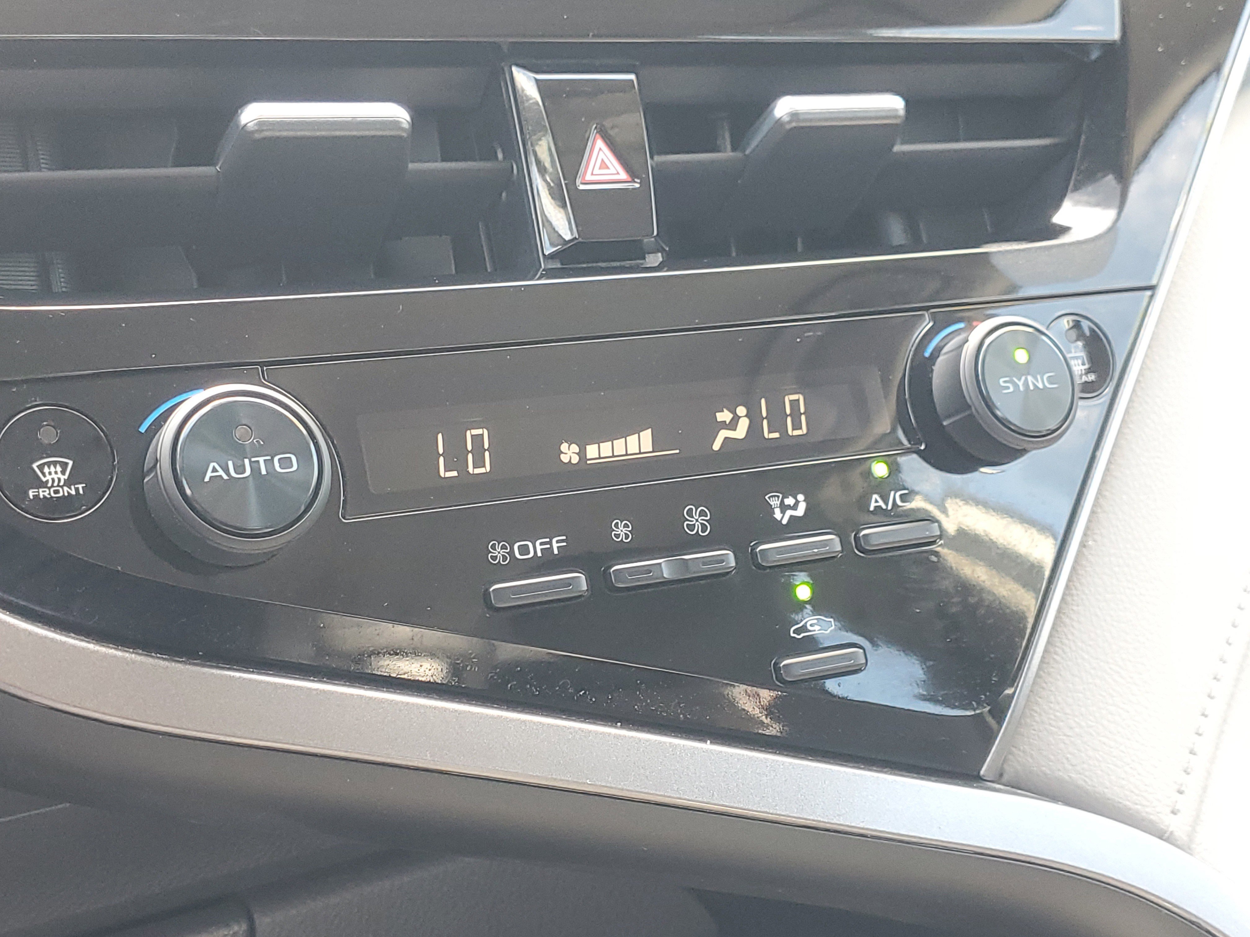 Used 2022 Toyota Camry LE image 28