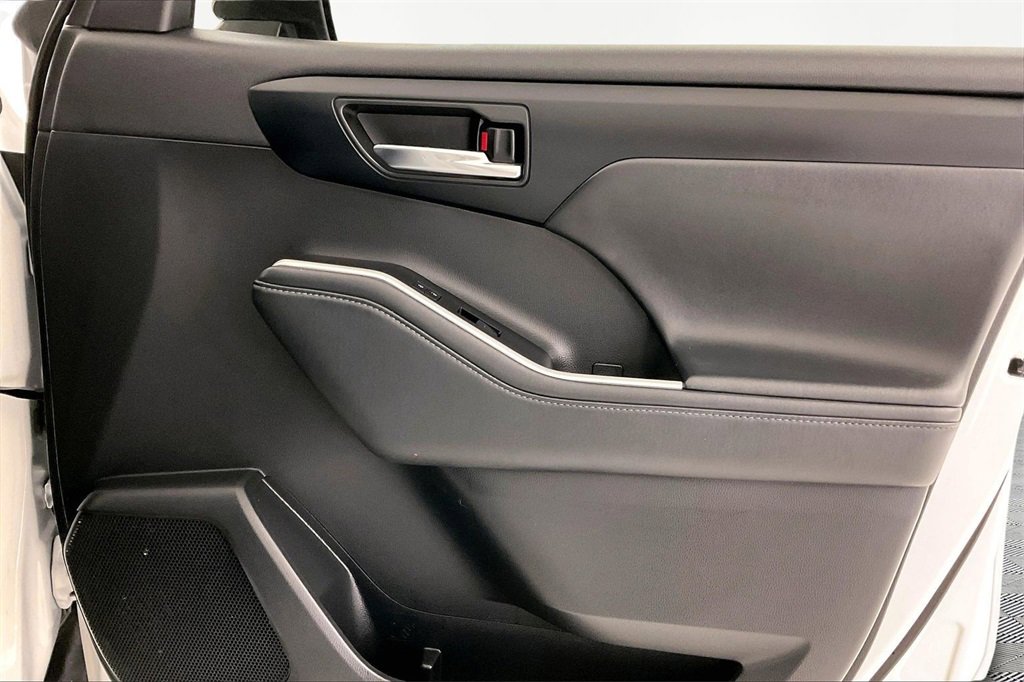 Used 2022 Toyota Highlander XSE image 23