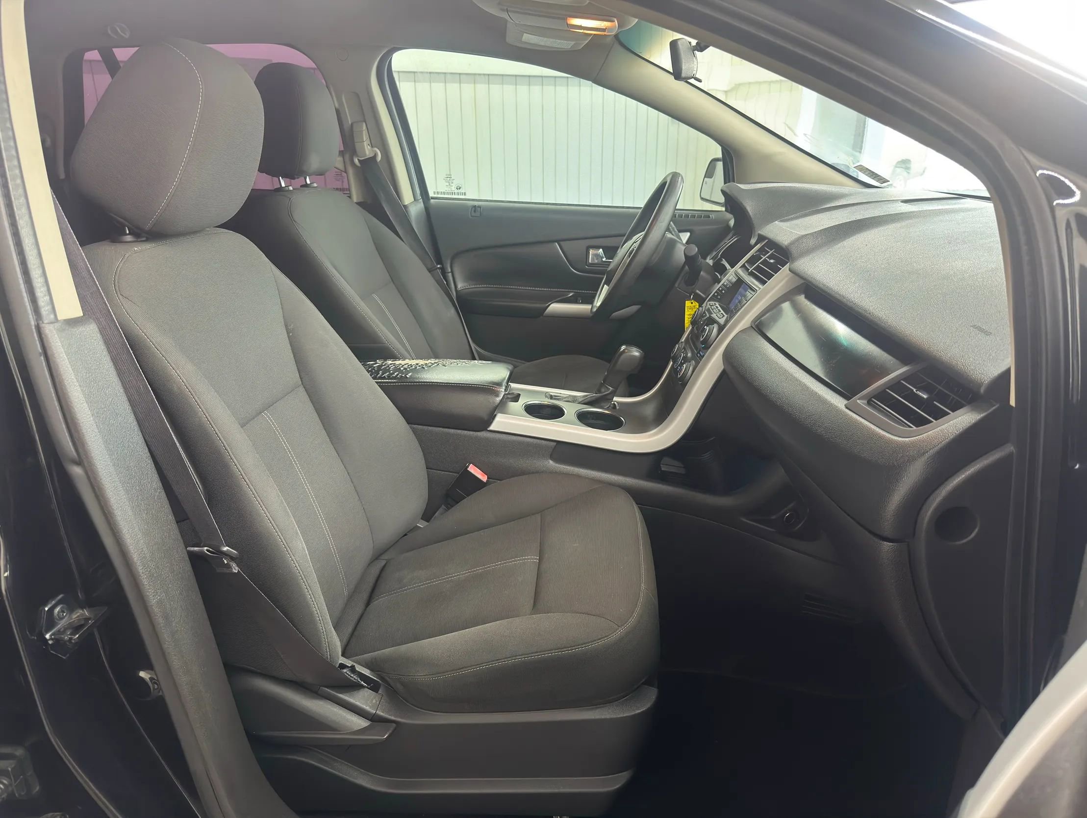 Used 2014 Ford Edge SE image 16