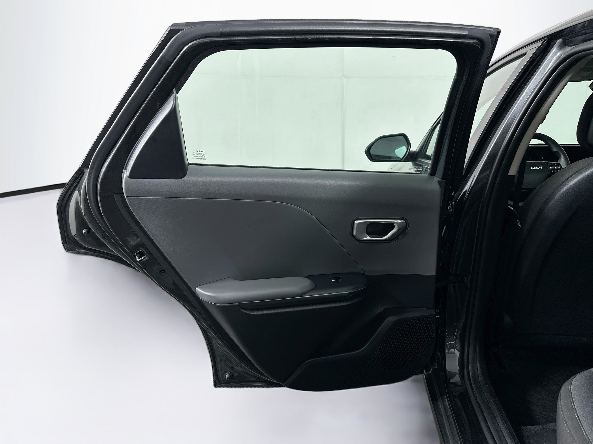 Used 2025 Kia K4 FWD image 25