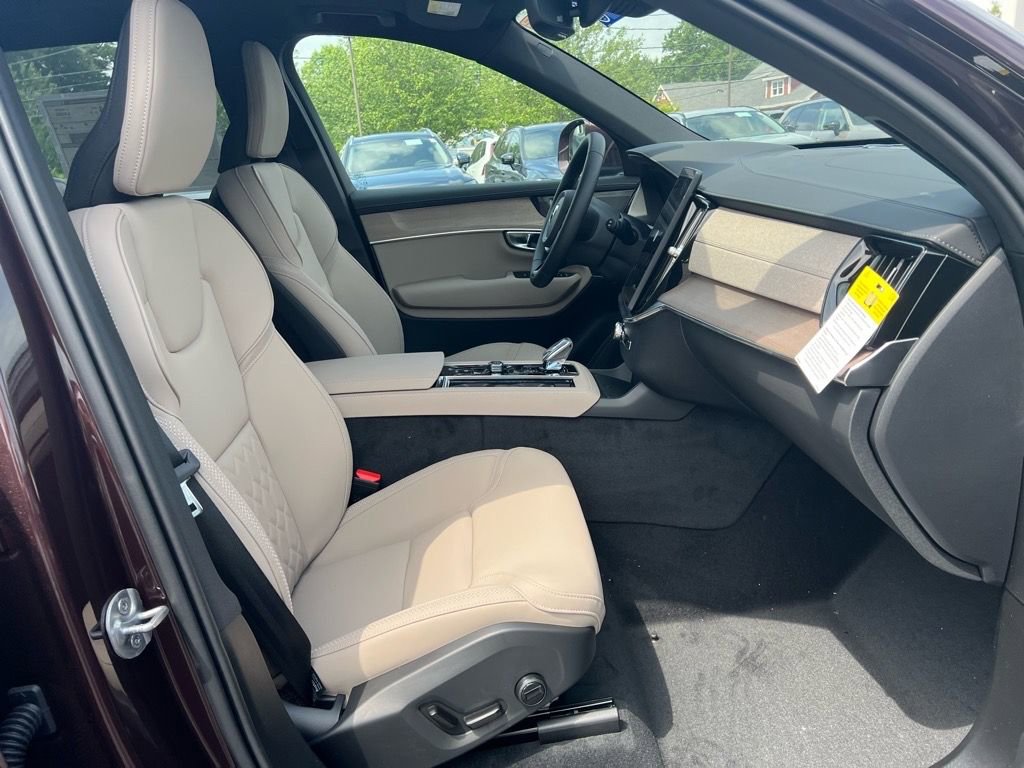 New 2026 Volvo XC90 B5 Plus w/ Protection Package Premier AWD/4WD image 26