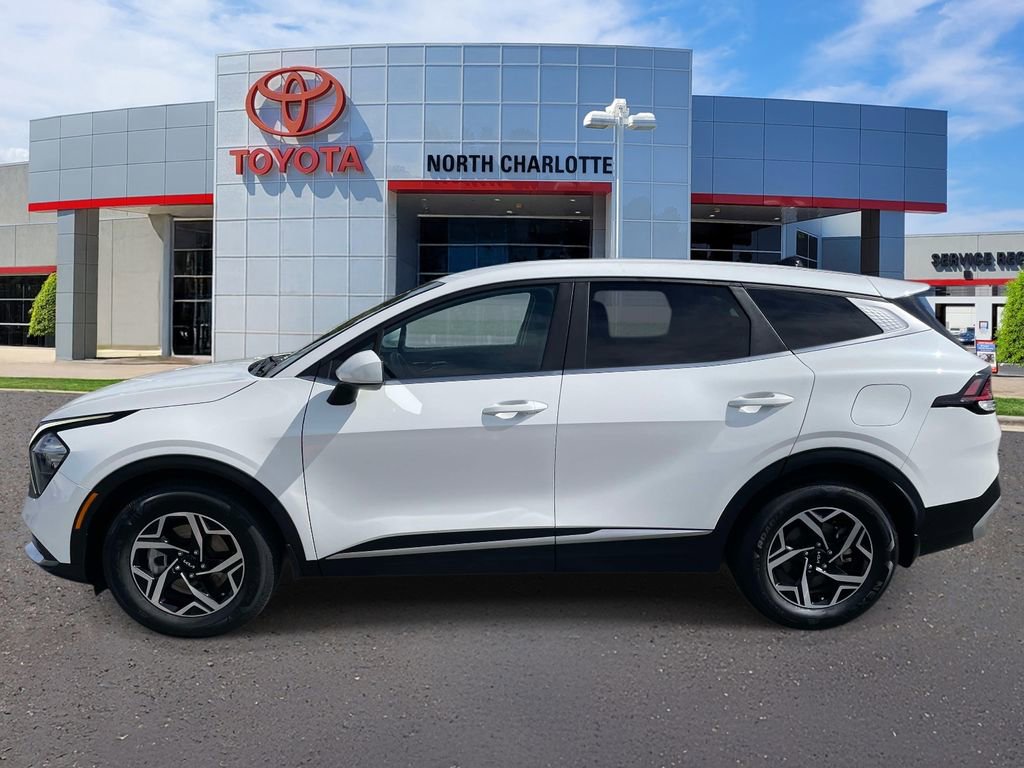 Used 2023 Kia Sportage LX image 6