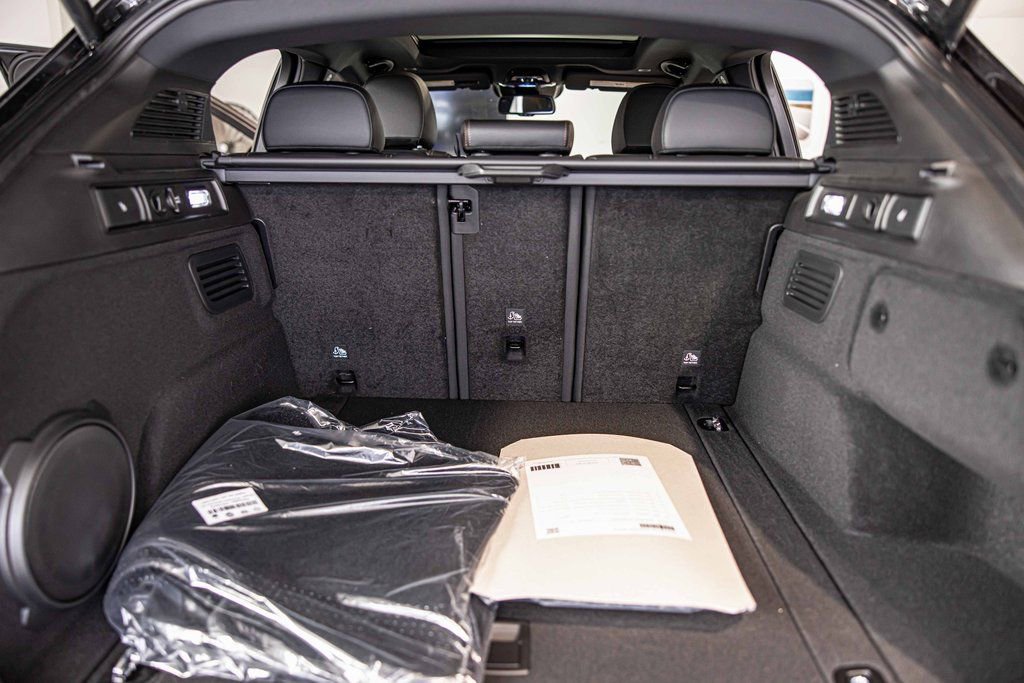 New 2025 Alfa Romeo Stelvio Sprint image 17