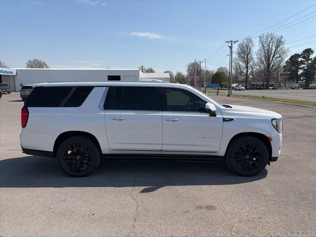 Used 2023 GMC Yukon XL Denali image 7