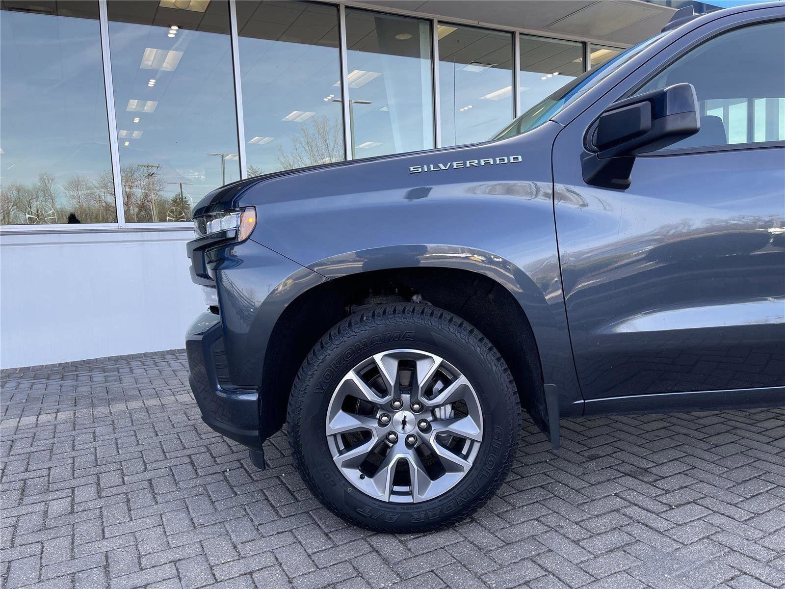 Used 2022 Chevrolet Silverado 1500 RST w/ LPO, Blackout Package image 9