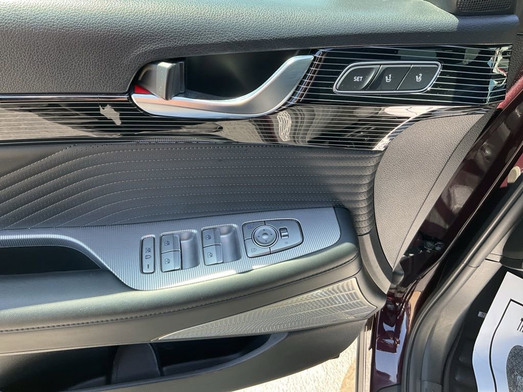 Used 2024 Hyundai Palisade Calligraphy FWD image 4