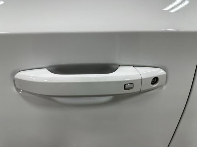 Used 2022 Chevrolet Tahoe RST w/ Sport Performance Package image 13