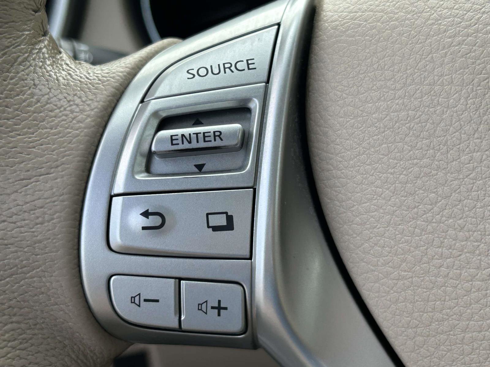 Used 2015 Nissan Rogue SL w/ SL Premium Package FWD image 21
