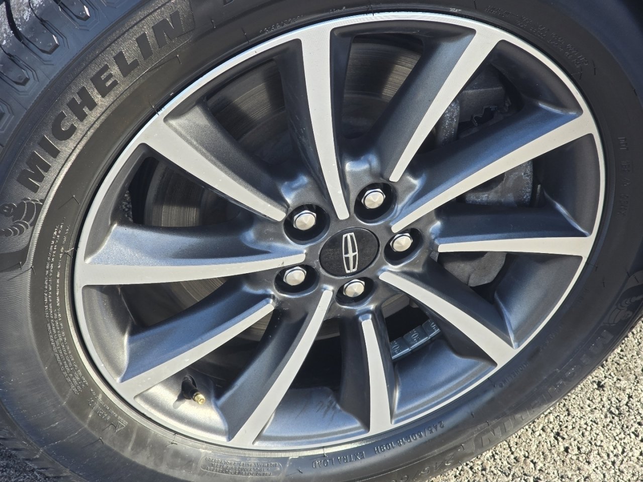 Used 2022 Lincoln Nautilus FWD image 9