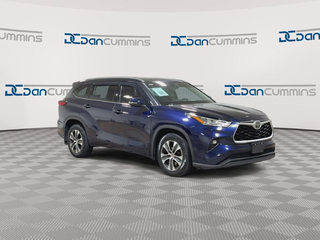 Used 2020 Toyota Highlander XLE AWD/4WD image 2