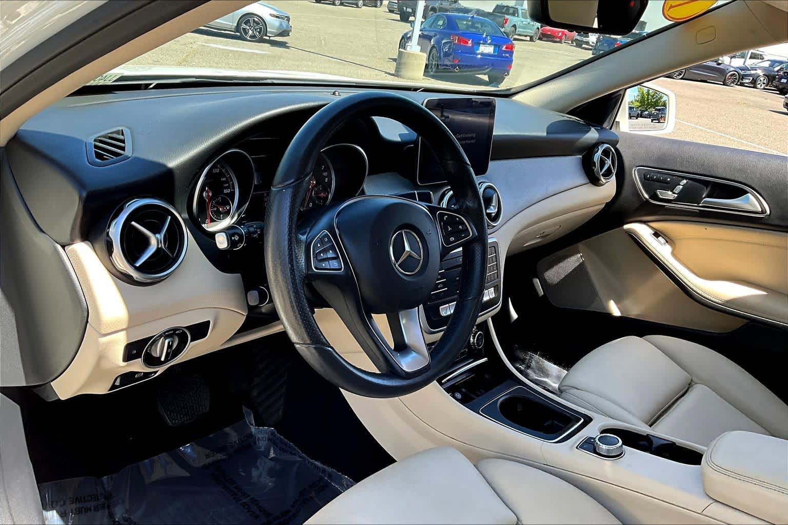 Used 2018 Mercedes-Benz GLA 250 image 17