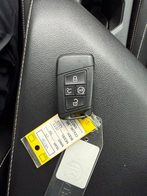 Used 2024 Volkswagen Jetta SE image 31