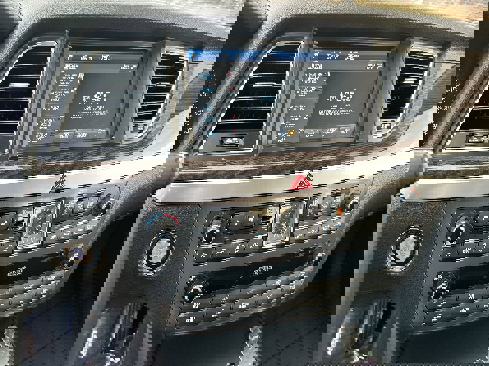 Used 2019 Genesis G80 3.8 image 16