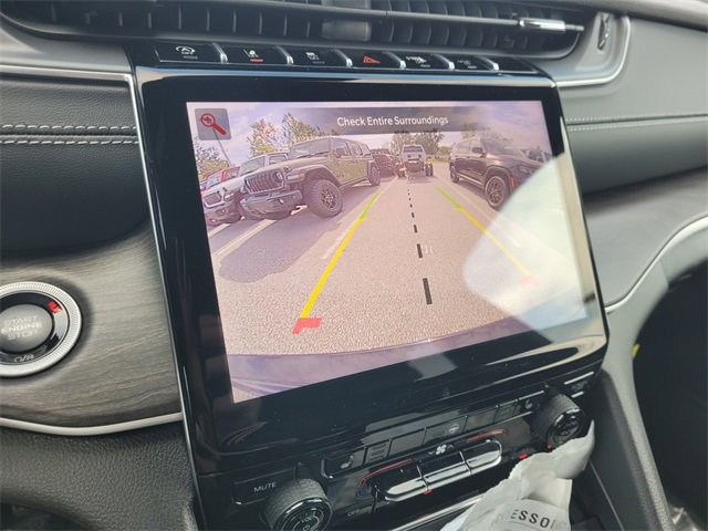 New 2025 Jeep Grand Cherokee Limited image 32